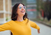 Abrazando la Felicidad: Descubre el Poder del Día de la Alegría